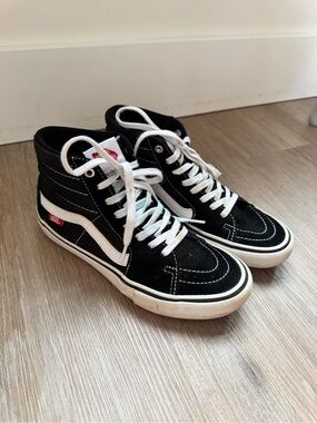 Vans Sk8-Hi Pro Classic Black White High Top Sneakers Men’s 6 Women’s 7.5